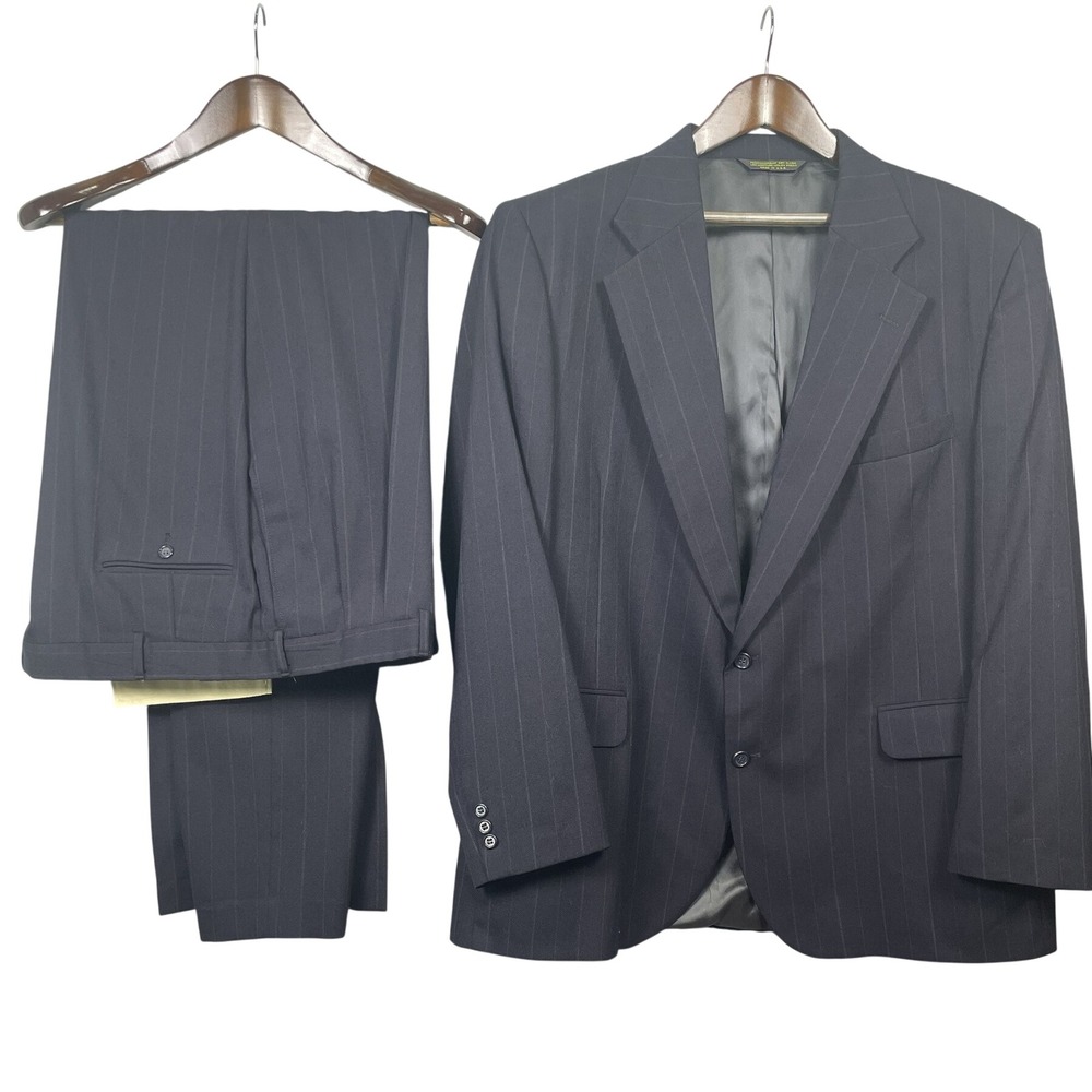 Sturbridge Classics Suit Mens Navy Blue Pinstripe 100% Worsted Wool 44R/40x33